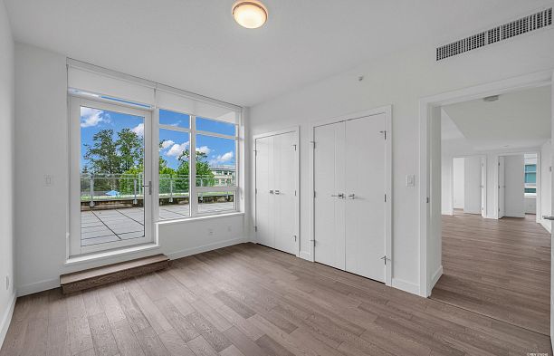 303 5077 Cambie Street Cambie