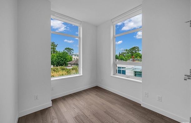 303 5077 Cambie Street Cambie