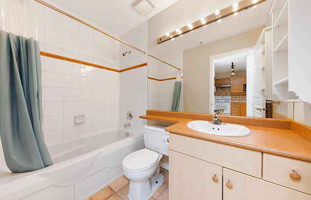 412 3333 W 4th Avenue Kitsilano