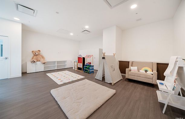 433 438 W King Edward Avenue Cambie