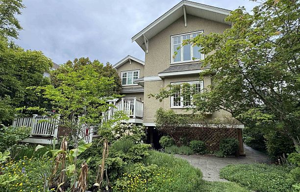 3250 W 35th Avenue MacKenzie Heights