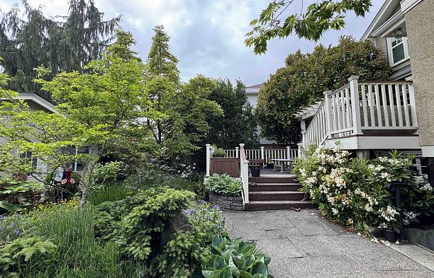 3250 W 35th Avenue MacKenzie Heights