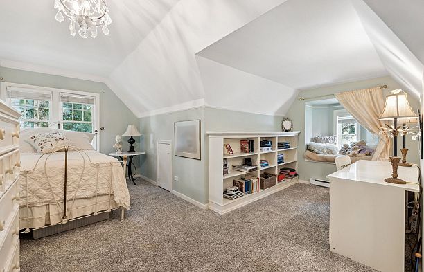 2627 W 37th Avenue MacKenzie Heights