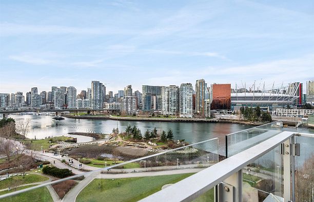 1005 1616 Columbia Street False Creek
