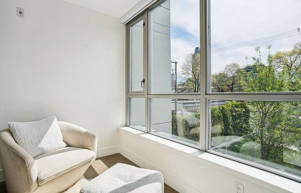 303 1680 West 4th Avenue False Creek