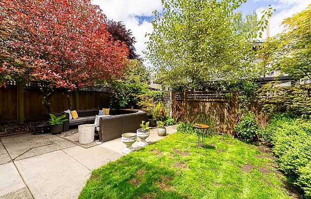 341 W 22nd Avenue Cambie