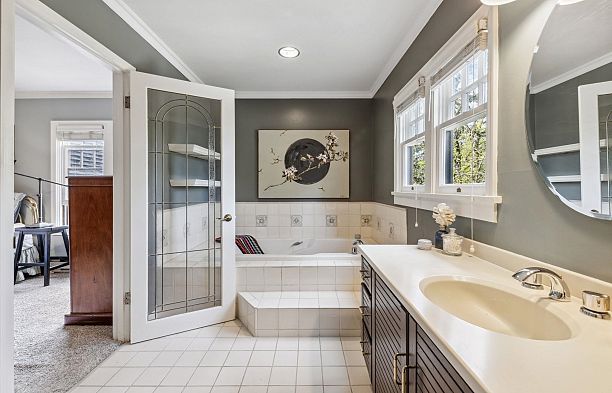 2627 W 37th Avenue MacKenzie Heights