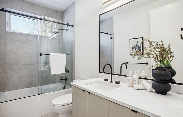 2790 W 21st Avenue Arbutus