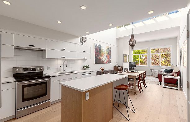 303 650 Moberly Road False Creek