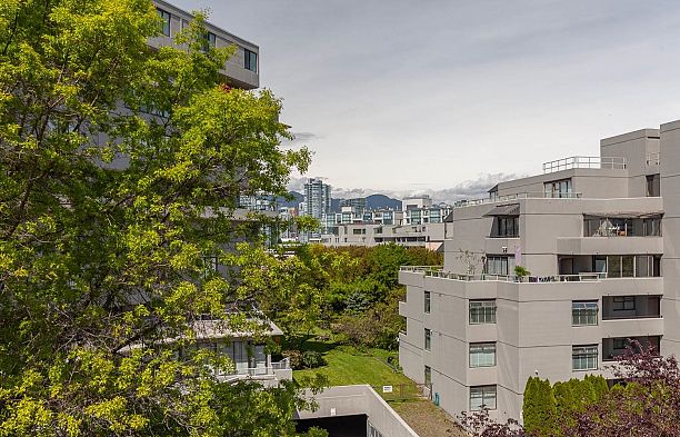 303 650 Moberly Road False Creek