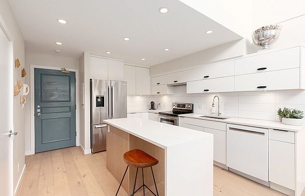 303 650 Moberly Road False Creek