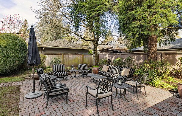2627 W 37th Avenue MacKenzie Heights