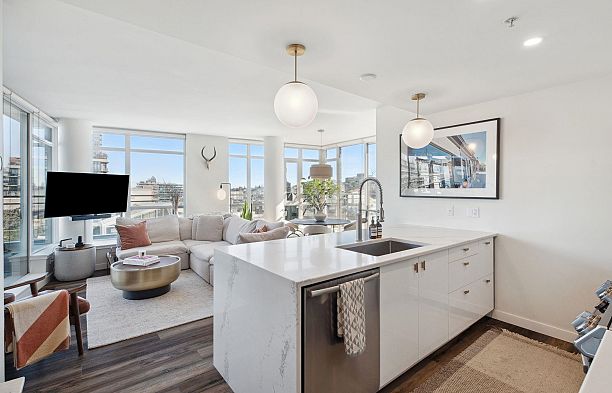 1101 89 West 2nd Avenue False Creek