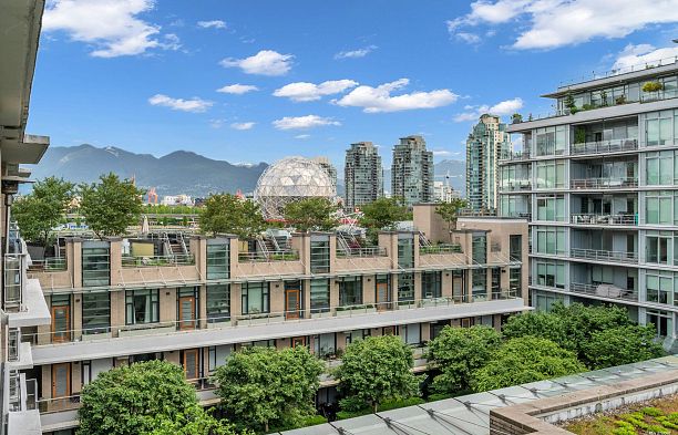 701 77 Walter Hardwick Avenue False Creek