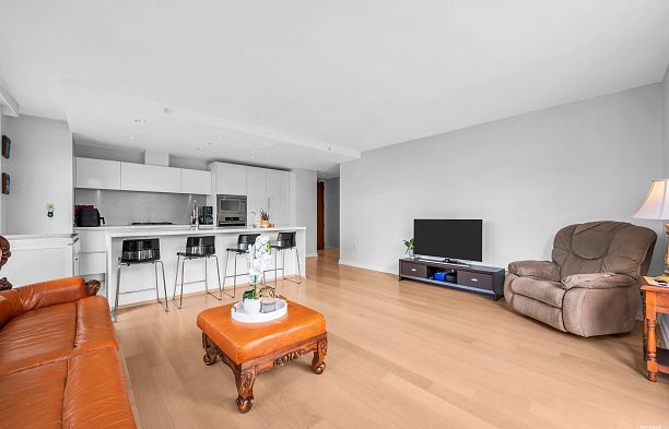 701 77 Walter Hardwick Avenue False Creek