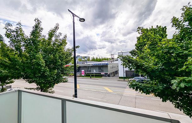 201 63 W 2nd Avenue False Creek