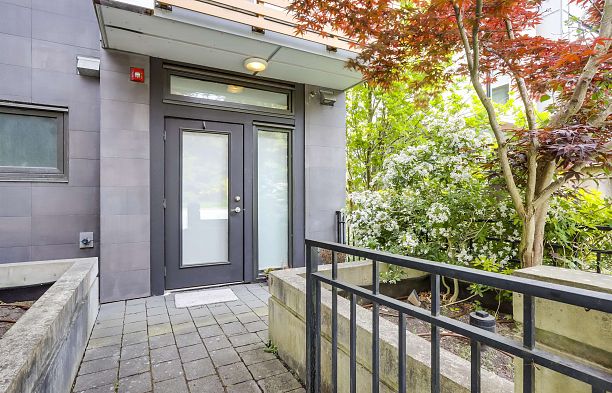 6050 Oak Street Oakridge VW