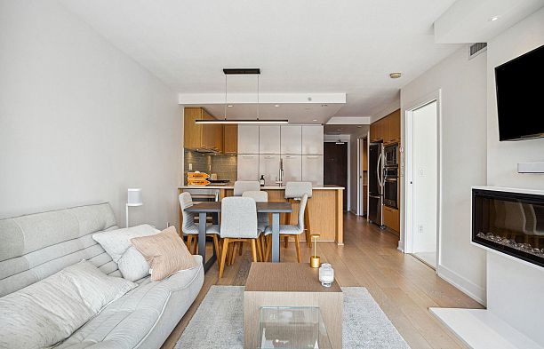 303 1680 West 4th Avenue False Creek