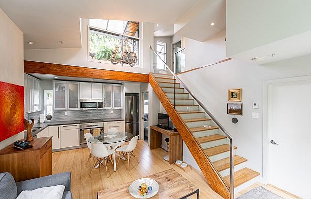 341 W 22nd Avenue Cambie