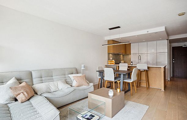 303 1680 West 4th Avenue False Creek