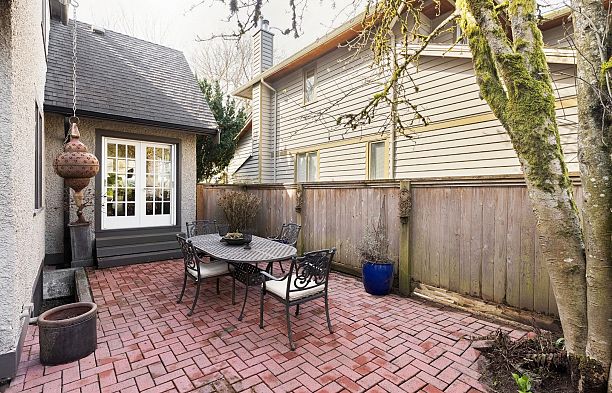 2627 W 37th Avenue MacKenzie Heights