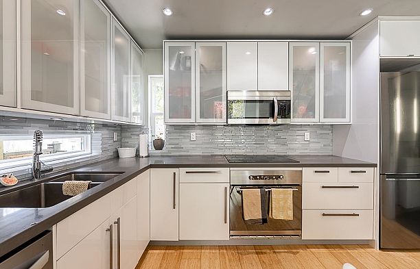 341 W 22nd Avenue Cambie