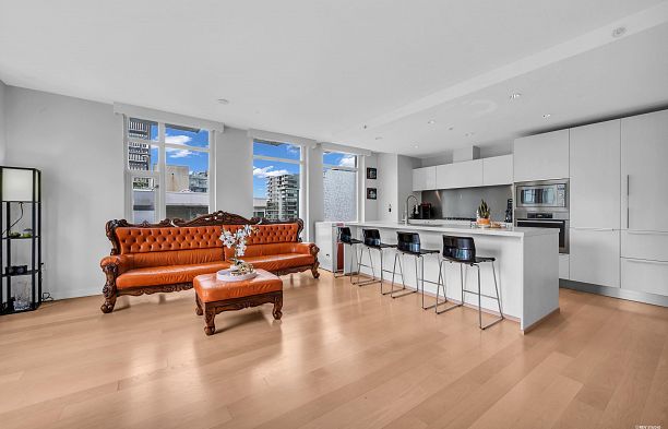 701 77 Walter Hardwick Avenue False Creek