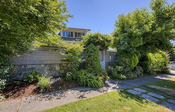 8184 East Boulevard S.W. Marine