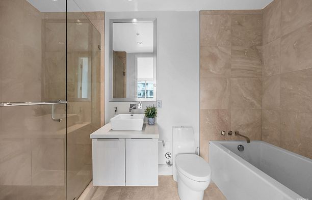 701 77 Walter Hardwick Avenue False Creek