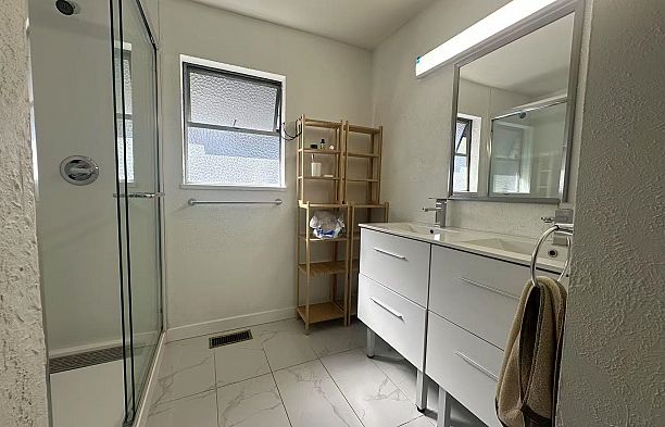 4422 NW MARINE, Vancouver BC V6R 1B6 Point Grey