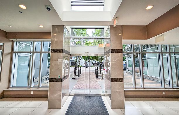 201 63 W 2nd Avenue False Creek