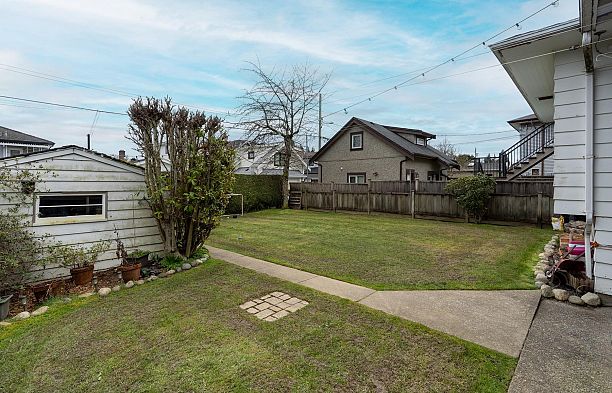 130 W 46th Avenue Oakridge VW