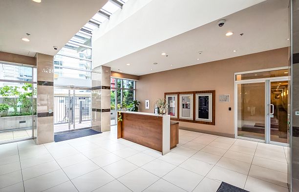 201 63 W 2nd Avenue False Creek