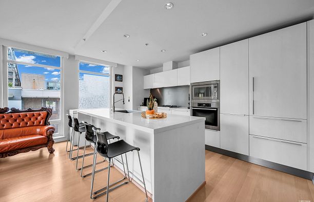 701 77 Walter Hardwick Avenue False Creek
