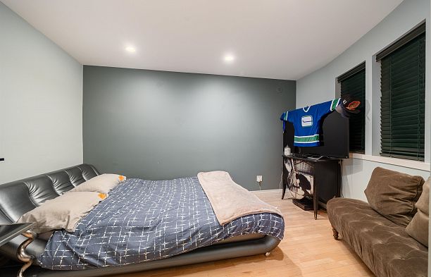 3113 W 27th Avenue MacKenzie Heights