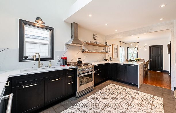 341 W 22nd Avenue Cambie