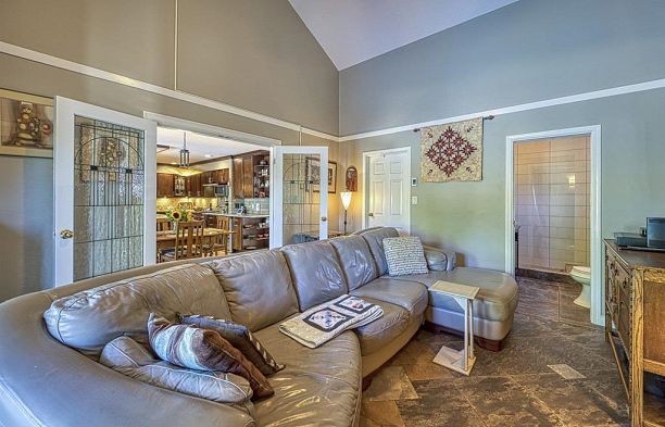 8184 East Boulevard S.W. Marine
