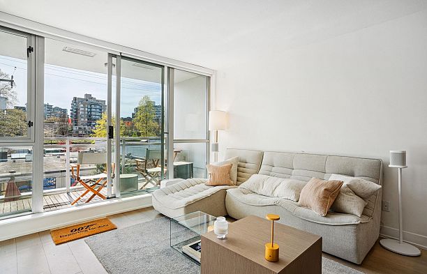 303 1680 West 4th Avenue False Creek