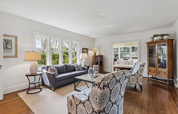 2627 W 37th Avenue MacKenzie Heights