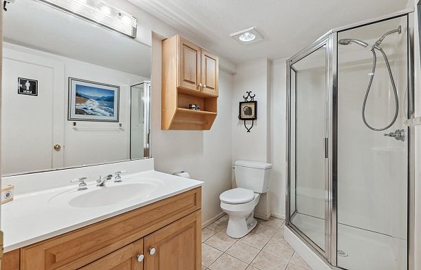 2627 W 37th Avenue MacKenzie Heights