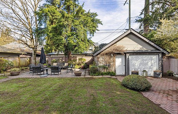 2627 W 37th Avenue MacKenzie Heights