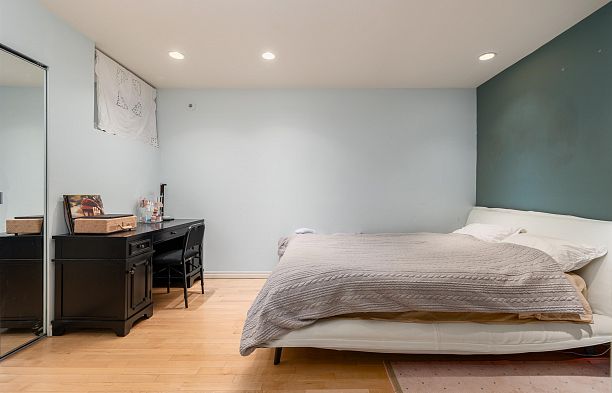 3113 W 27th Avenue MacKenzie Heights