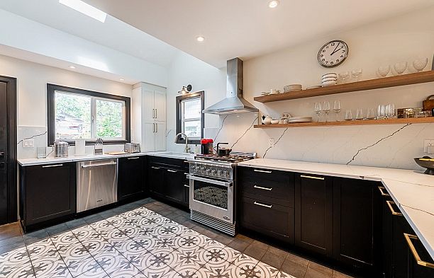 341 W 22nd Avenue Cambie