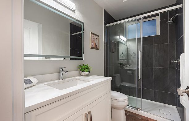 590 W 63rd Avenue Marpole