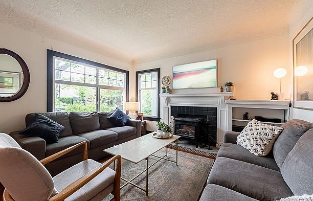 341 W 22nd Avenue Cambie