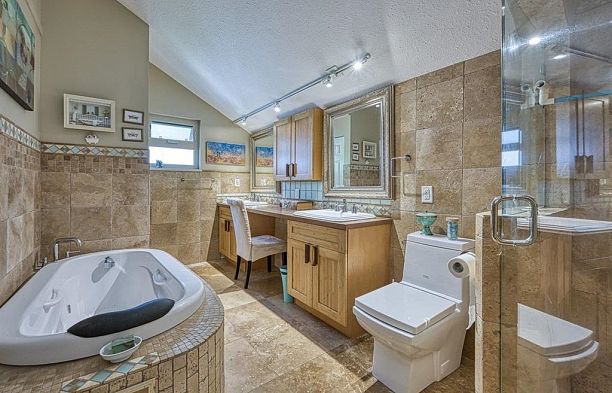 8184 East Boulevard S.W. Marine