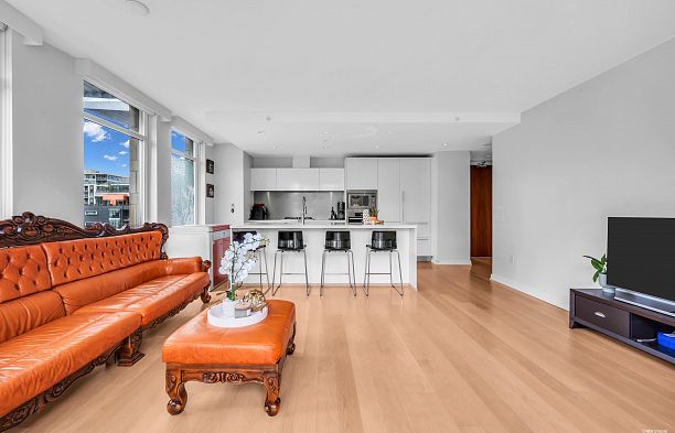 701 77 Walter Hardwick Avenue False Creek