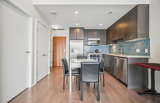 201 63 W 2nd Avenue False Creek