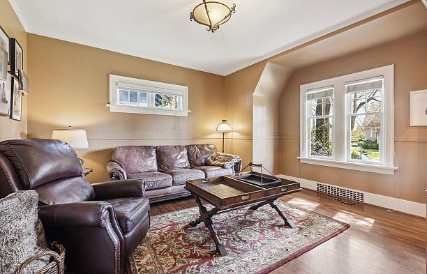 2627 W 37th Avenue MacKenzie Heights