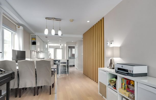 6050 Oak Street Oakridge VW